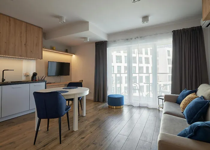 Studio Nad Rzeka 72, Rynek 500 M